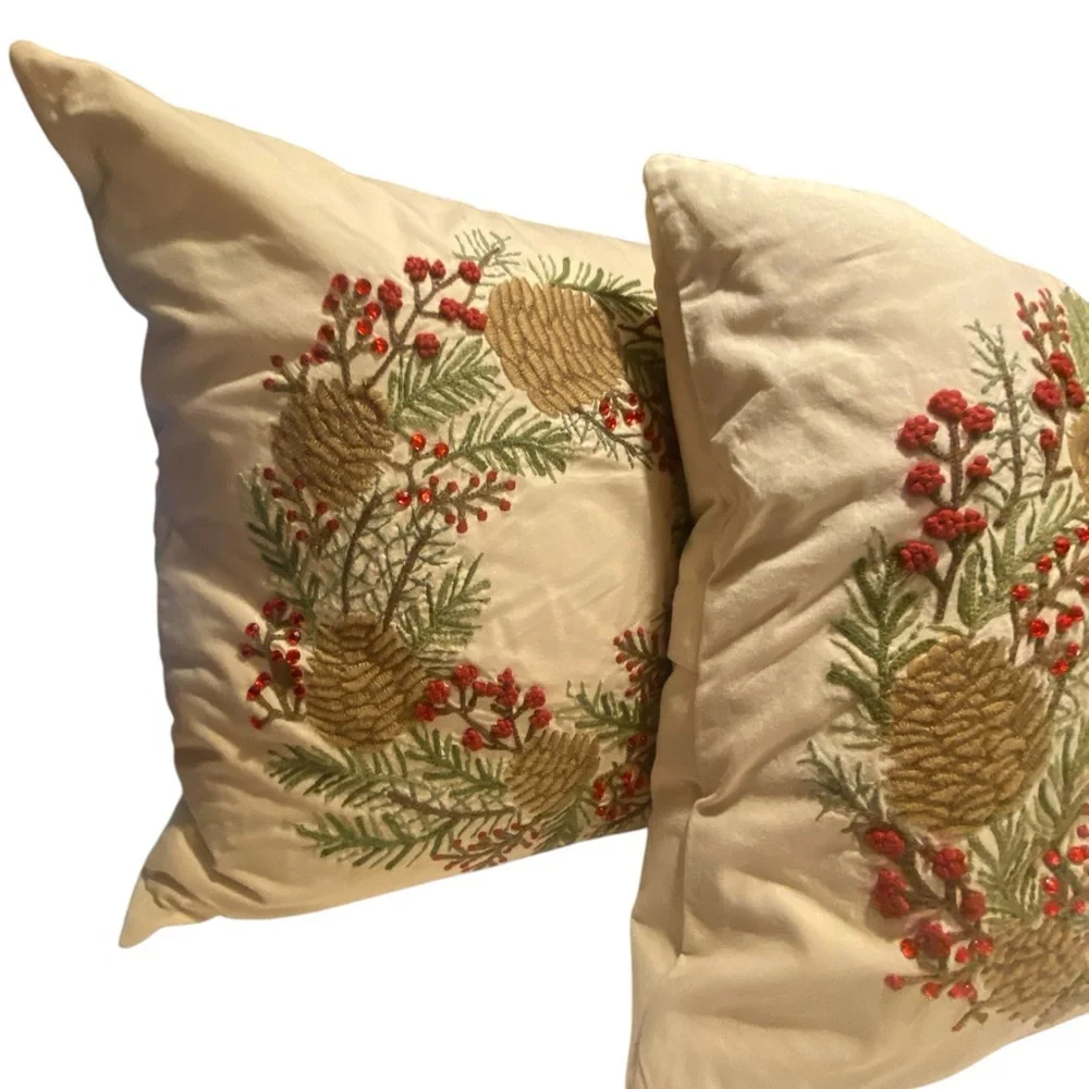 Pottery Barn 2 Tan XL Down Filled Pillows W Christmas Wreath Embroidery Beaded - Picture 3 of 16